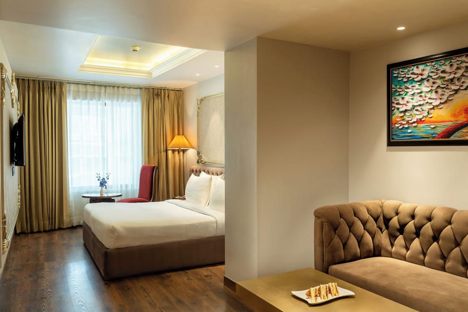 Junior Suite | Minibar, desk, laptop workspace, free wired internet