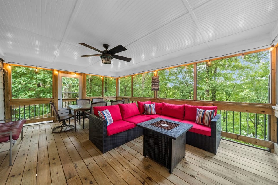 Screened in porch on the upper deck.