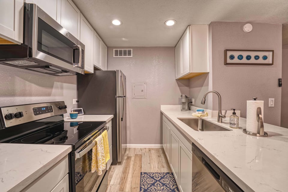 Condo, Multiple Beds, Balcony (Thomas Road Treasure) | Private kitchen | Fridge, microwave, oven, stovetop