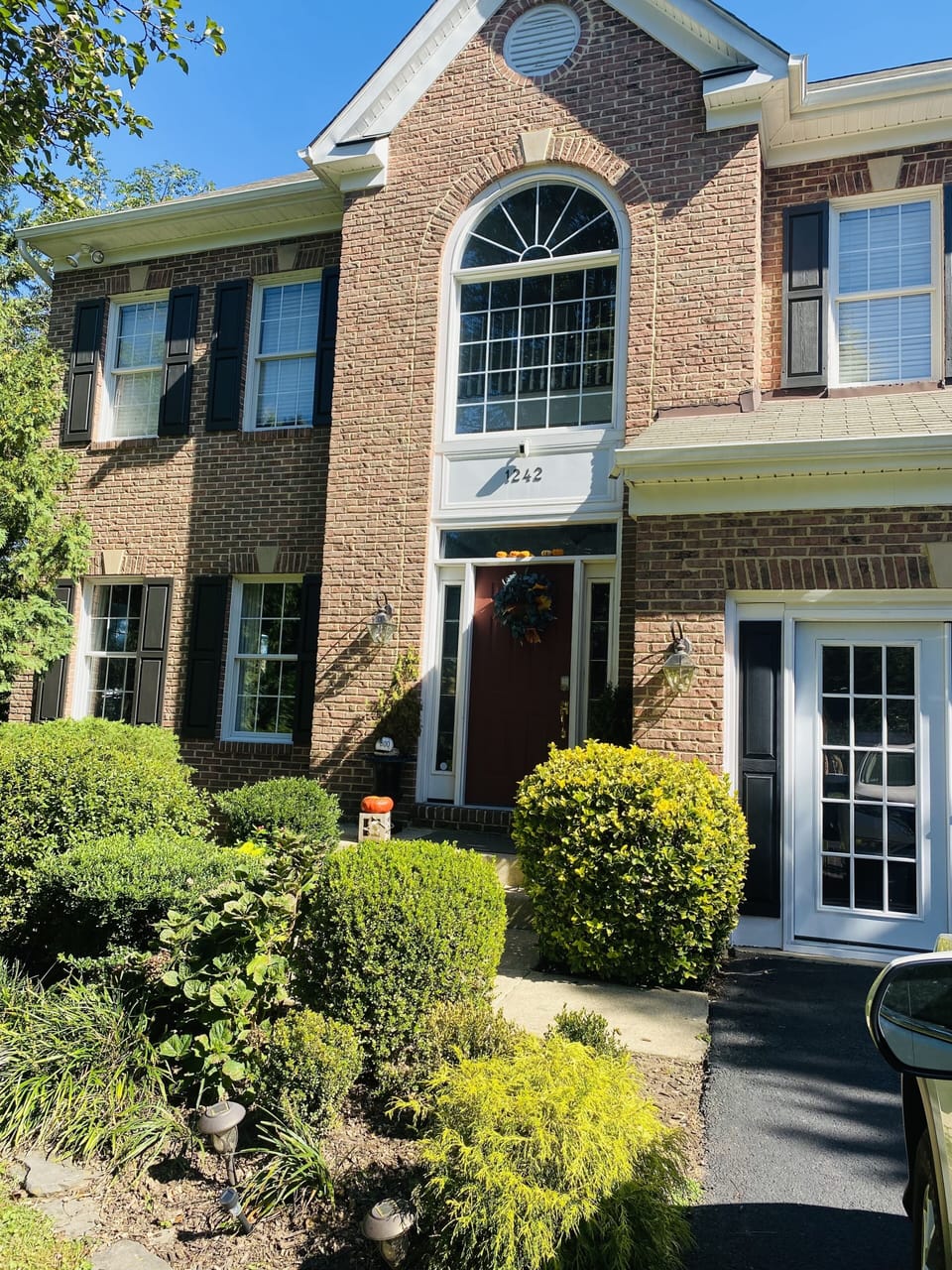 Spacious house by Bellehaven marina! And walk to custard and The Haven pizza.