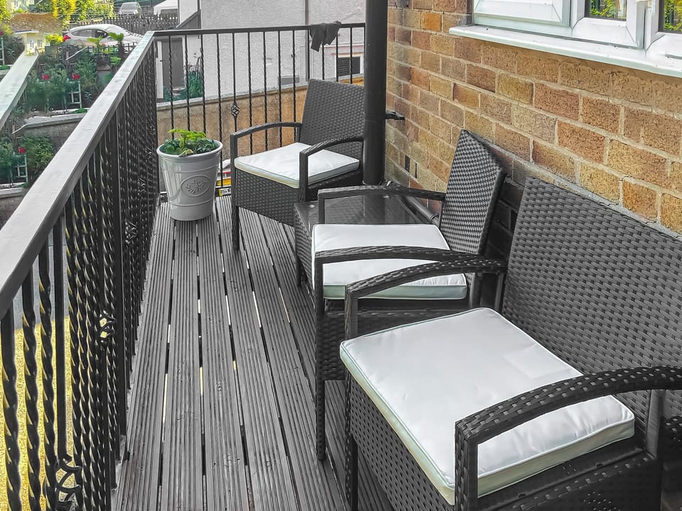 Sitting-out-area | Sea View Cottage, Rhos on Sea