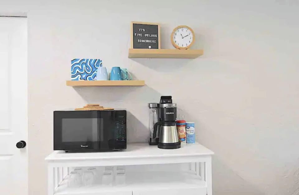 Microwave and Keurig with starter Kcups. 
