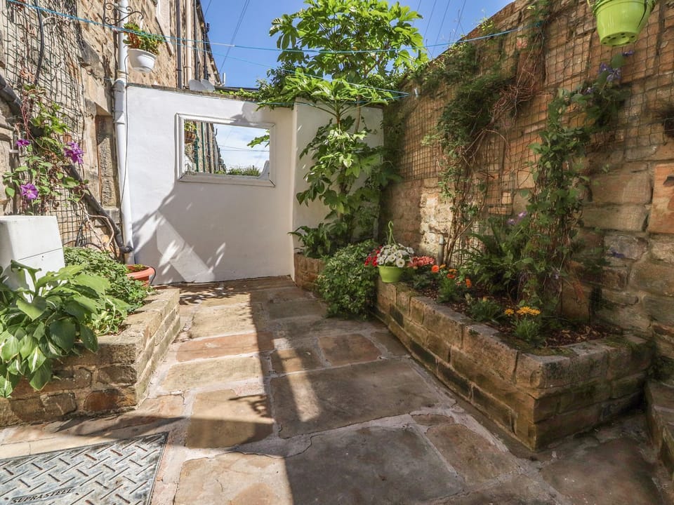 Deluxe House, Private Bathroom | Garden