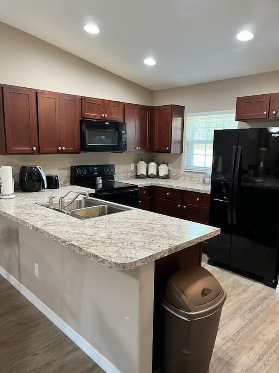 Full Kitchen 