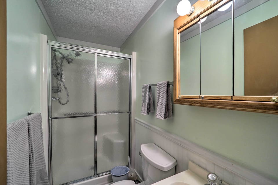 Full Bathroom | Hair Dryer