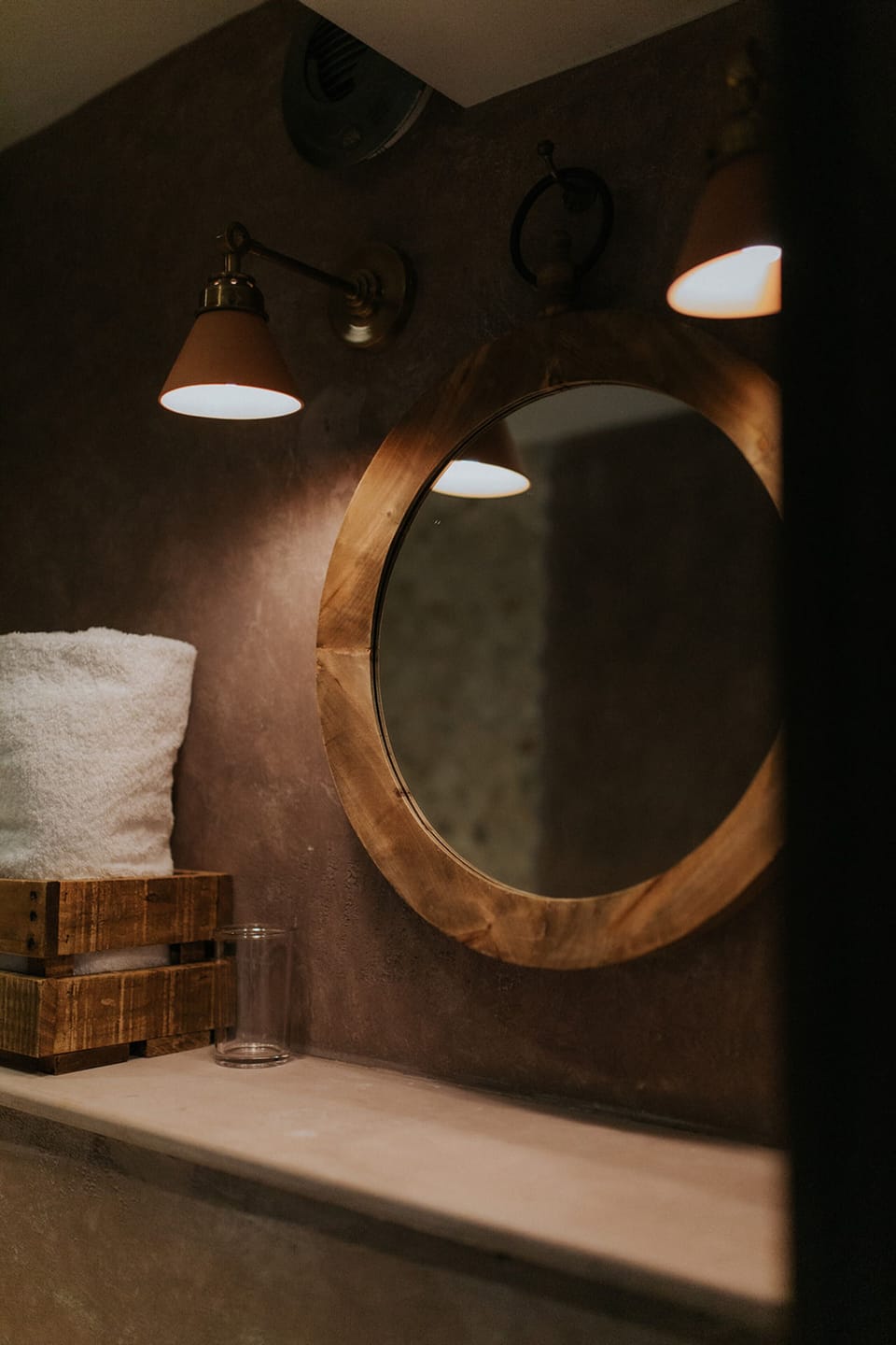 Courtyard Cosy | Bathroom | Shower, rainfall showerhead, hair dryer, bathrobes