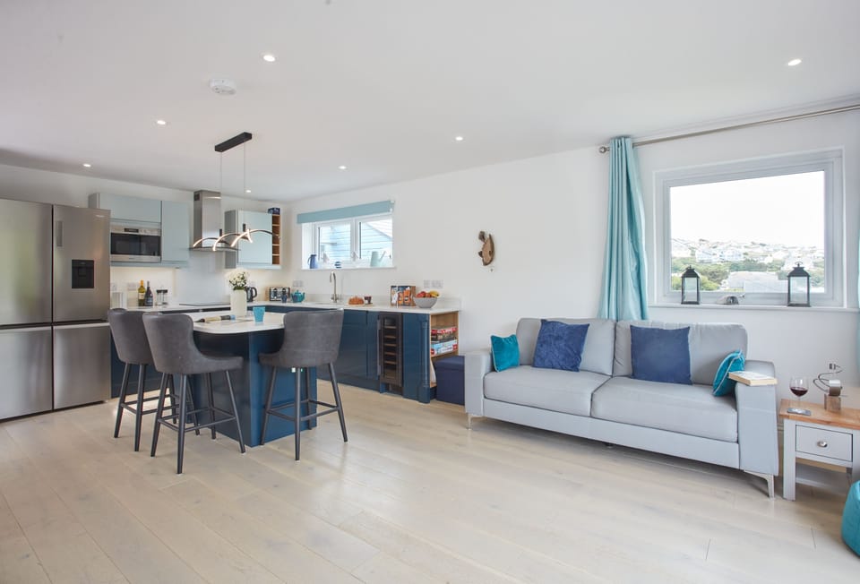 Anneth Lowen, Polzeath. Cook up a delicious dinner for all in this great social kitchen