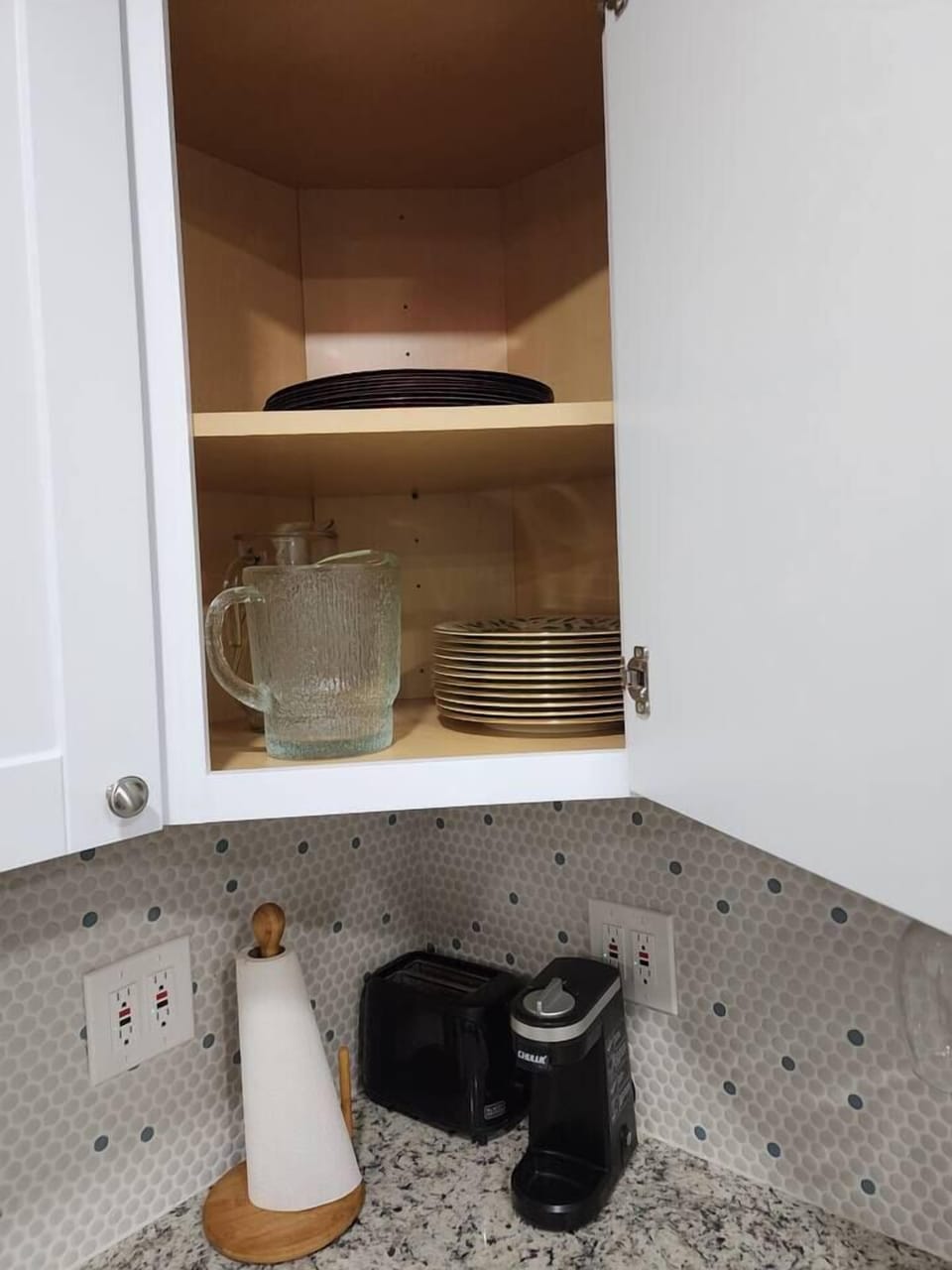 Glass pitcher and more plates for your convenience.