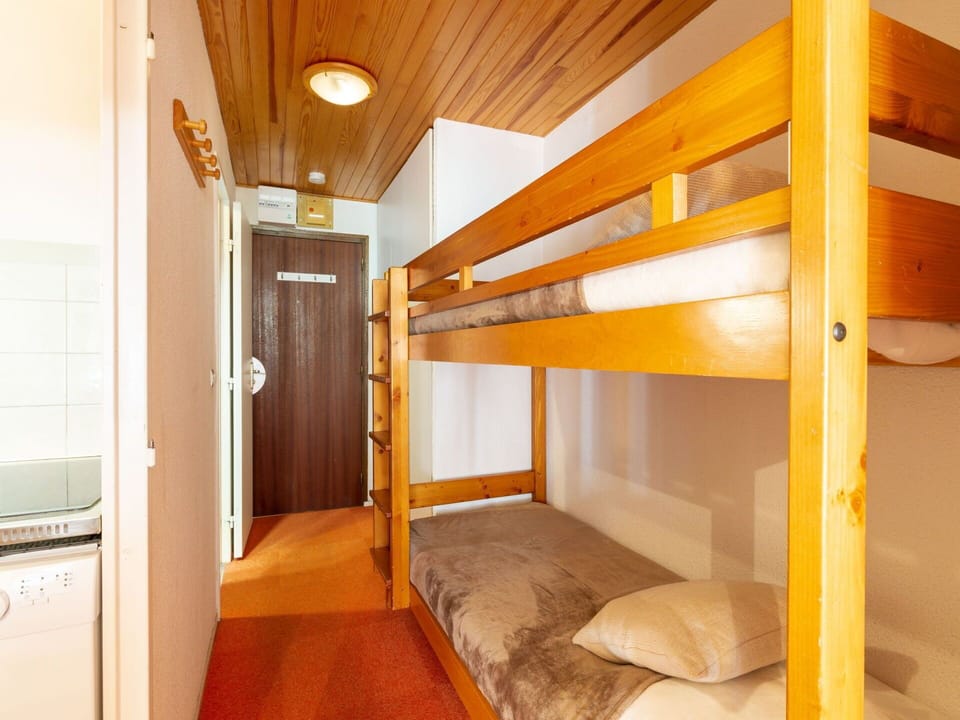Bunk Bed, Furniture, Building, Wood, House, Dormitory, Hostel, Comfort, Floor, Flooring