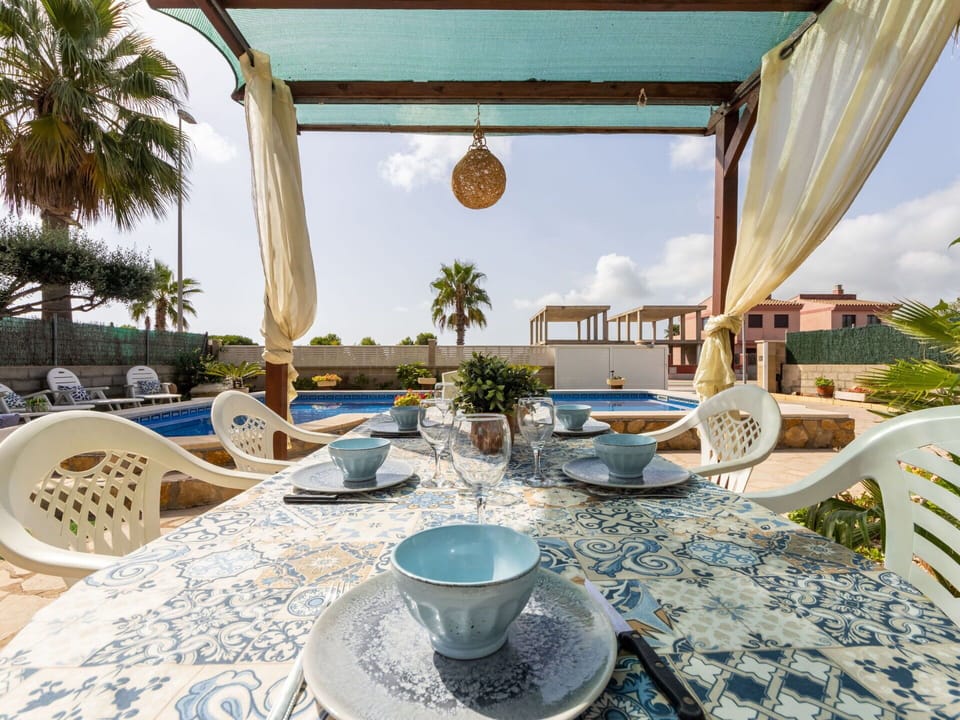 Water, Tableware, Property, Plant, Sky, Furniture, Table, Azure, Dishware, Chair