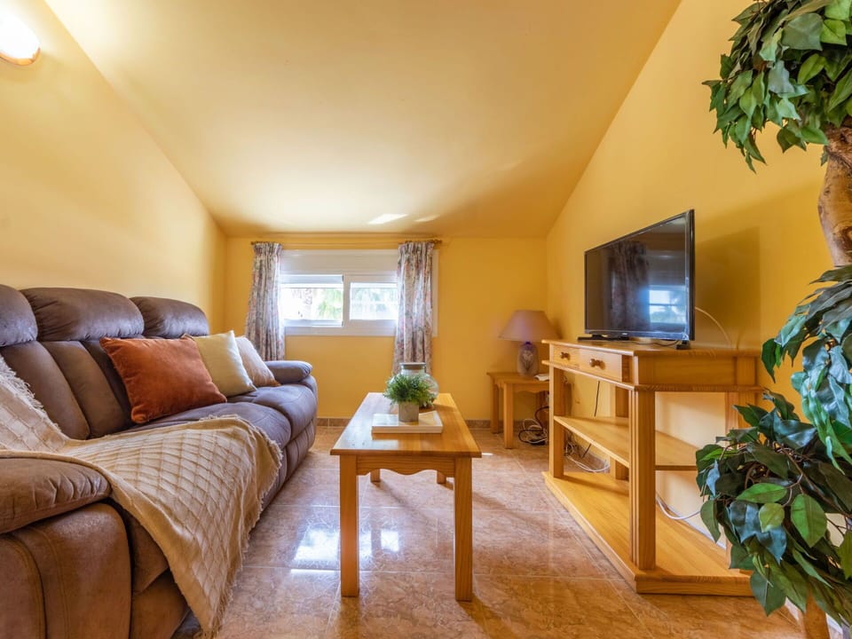 Property, Furniture, Building, Comfort, Azure, Wood, Textile, Lighting, Interior Design, Architecture