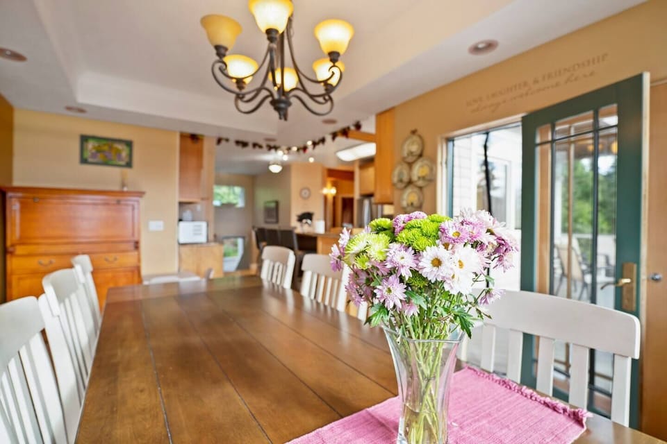 Formal dining area