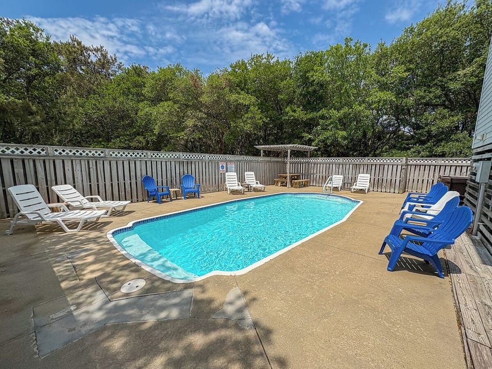 Private Pool 2025