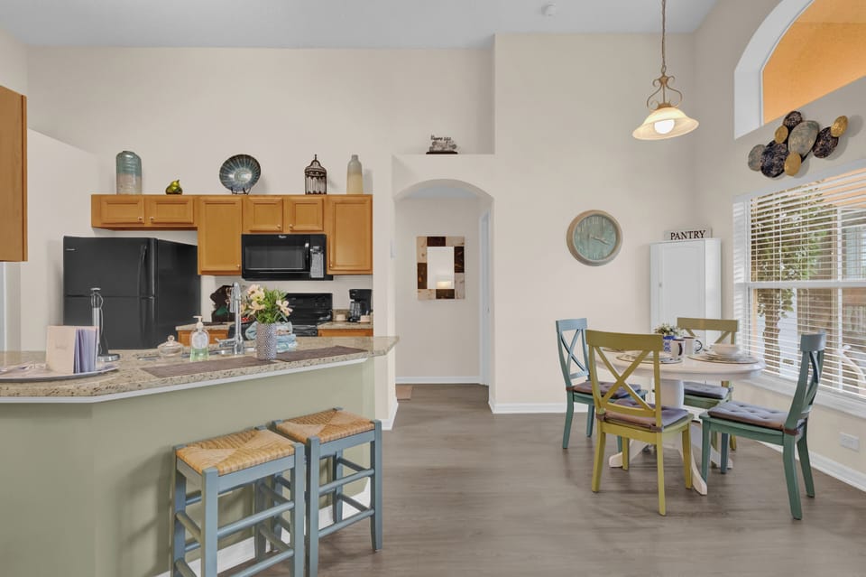 14-8519 Sunrise Key Dr - Kitchen+Nook