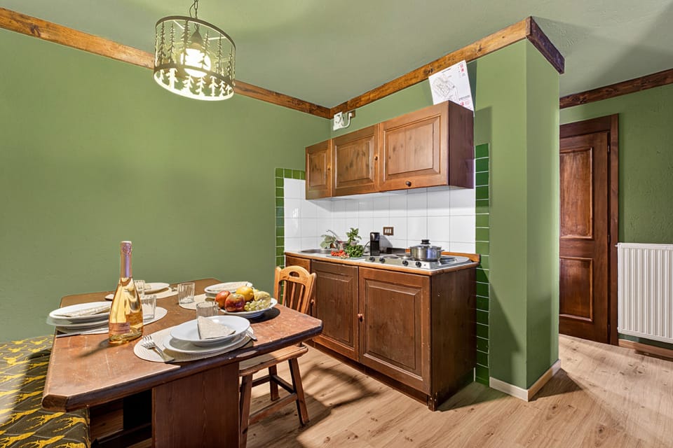 Kitchen and dining area