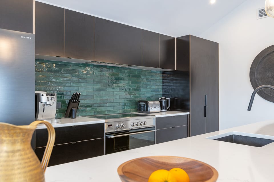 Kitchen: Induction Oven