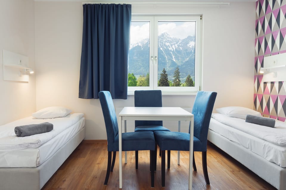 Triple Room | Desk, free WiFi, bed sheets
