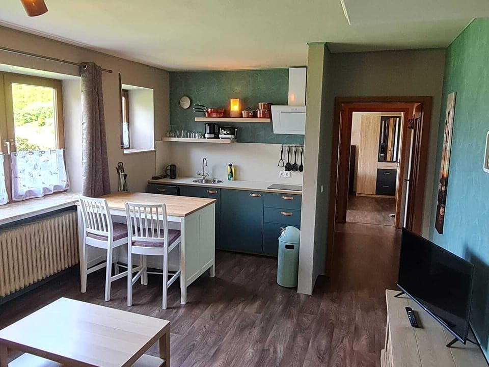 Deluxe Apartment | 1 bedroom, down comforters, individually decorated