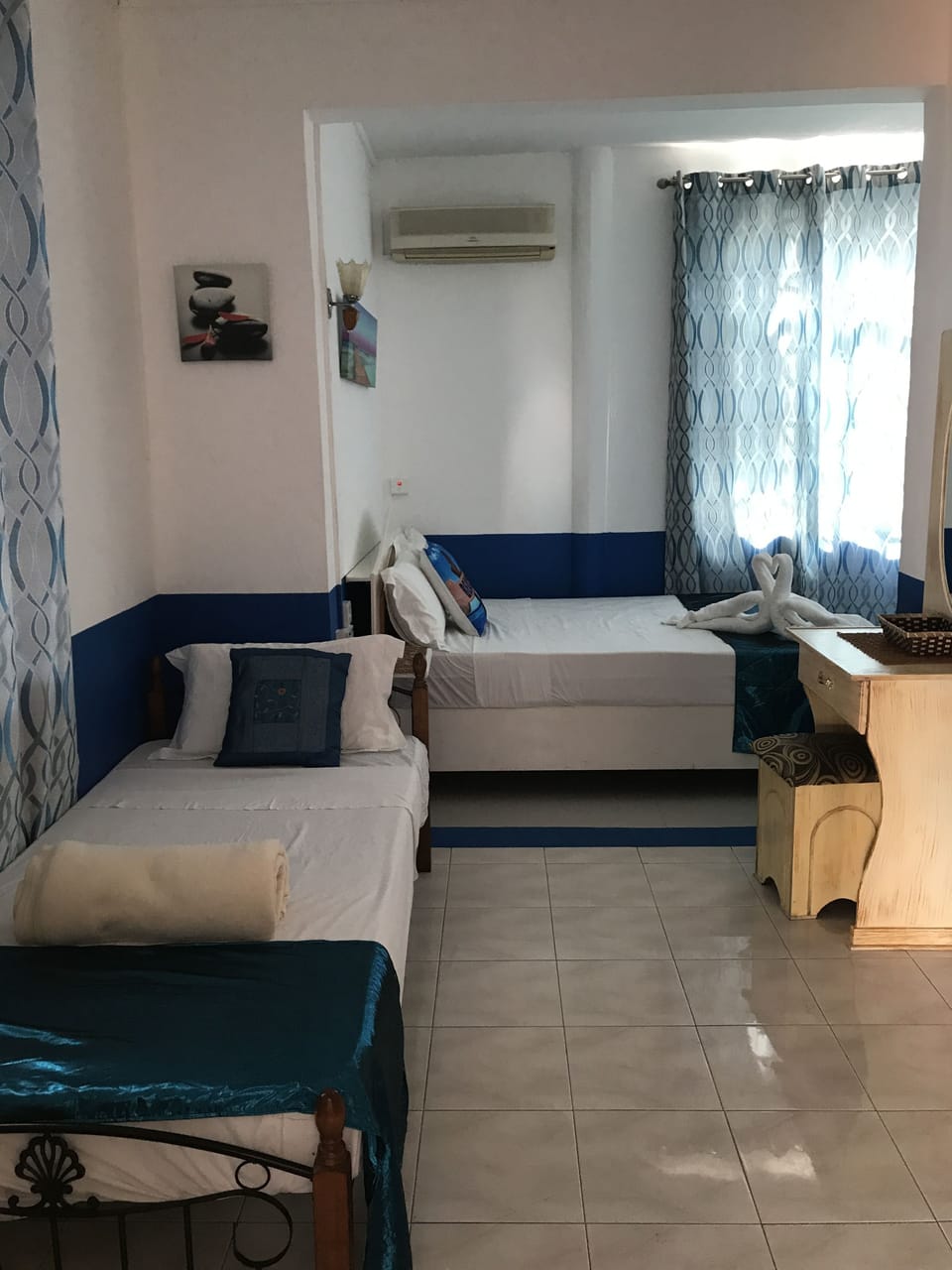 Triple Room | In-room safe, iron/ironing board, WiFi (free)
