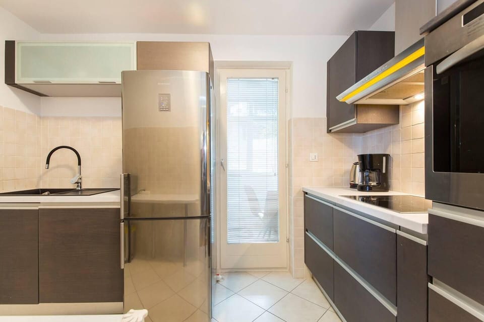 Apartment | Private kitchen | Fridge, microwave, oven, stovetop