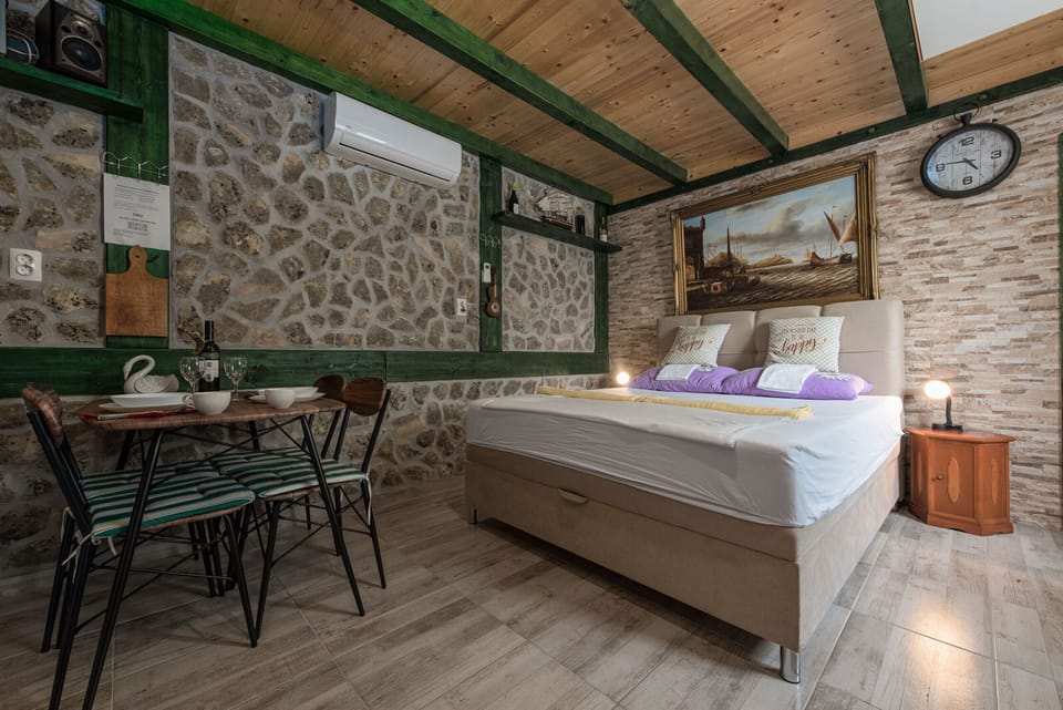 Villa, Multiple Bedrooms, Private Pool | 8 bedrooms, bed sheets