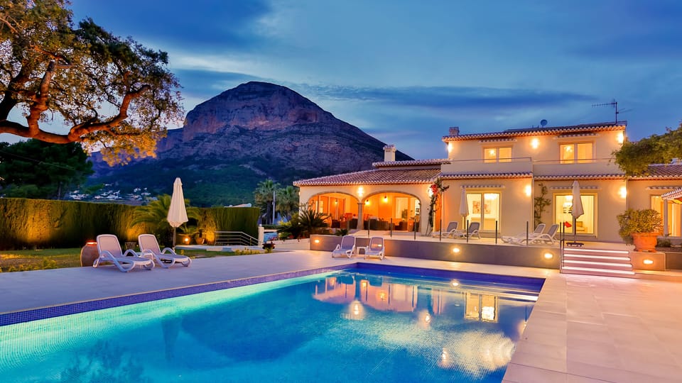 Montgo at views at dusk