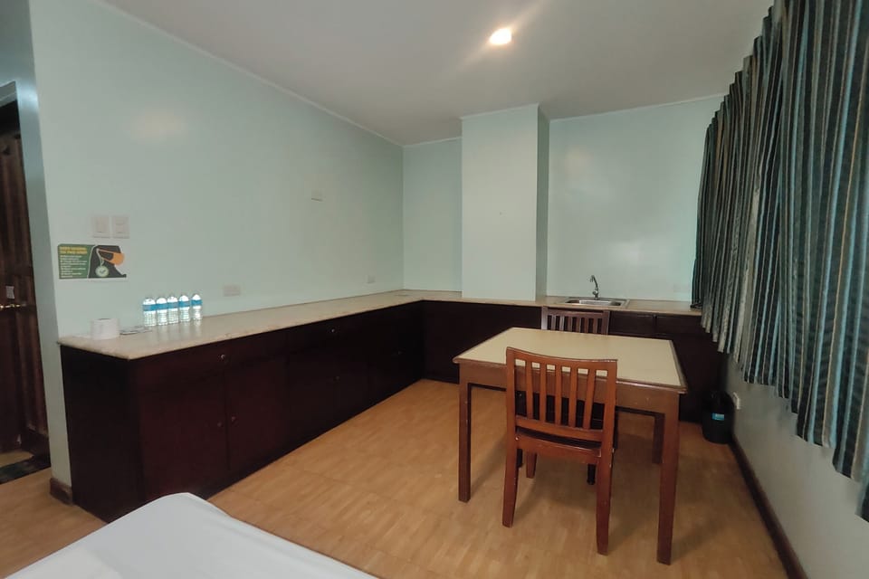 Family Room | Premium bedding, desk, free WiFi, bed sheets