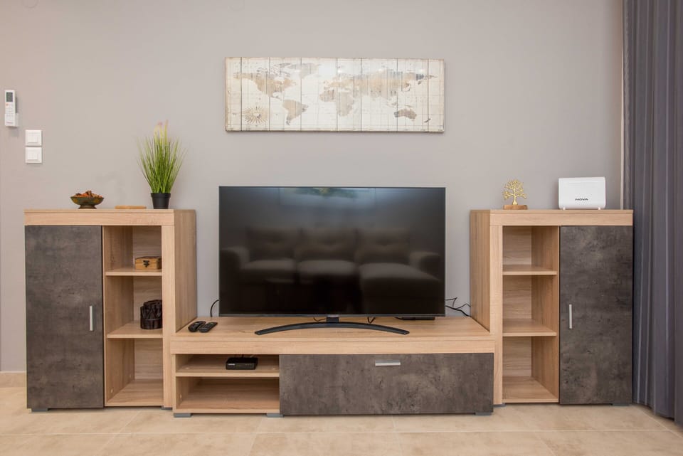 Cable 55 inches TV available and fast WIFI