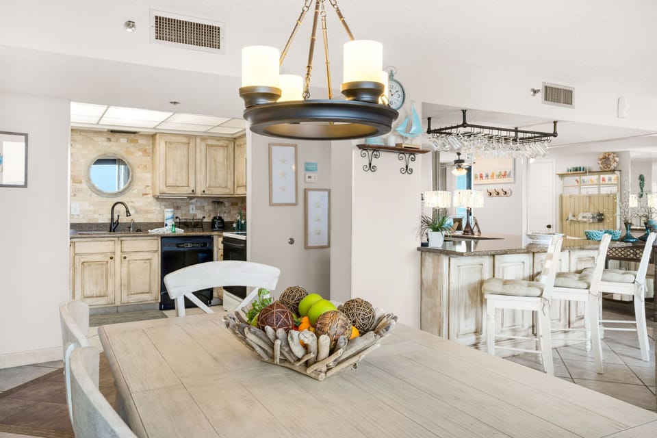 Dining to kitchen view