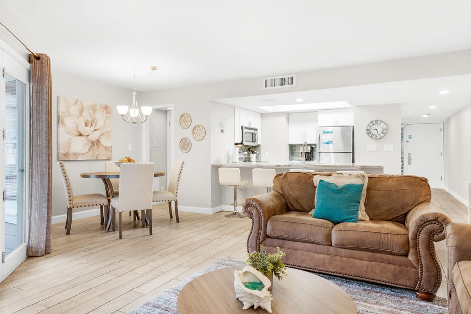 Living room to kitchen