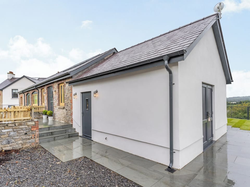 Exterior | Cwtch Ty Gwyn, Llandeilo