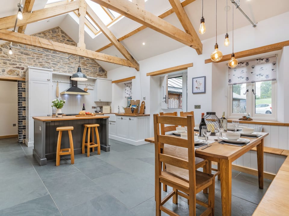 Kitchen/diner | Cwtch Ty Gwyn, Llandeilo