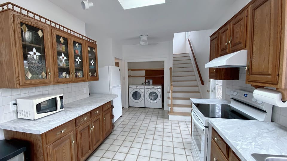 Kitchen and laundry