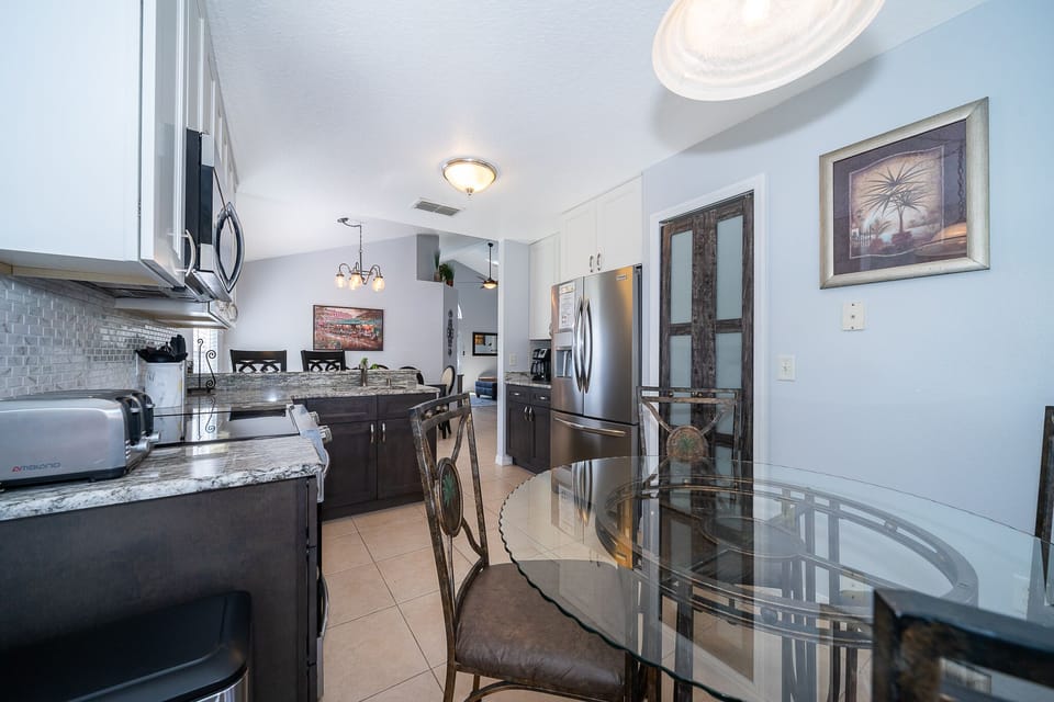 House | Private kitchen | Full-size fridge, microwave, oven, stovetop