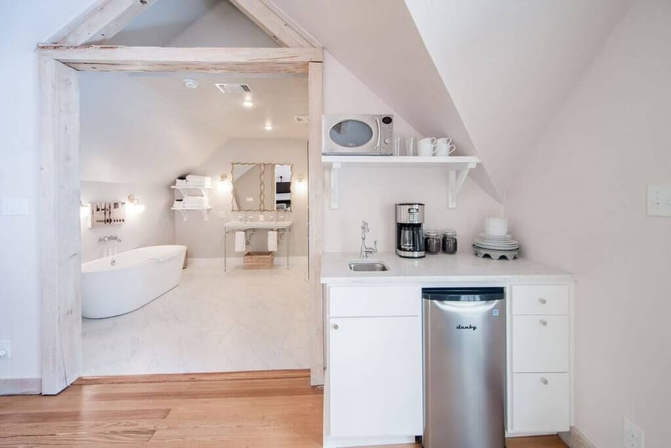 Kitchenette with mini-fridge and microwave