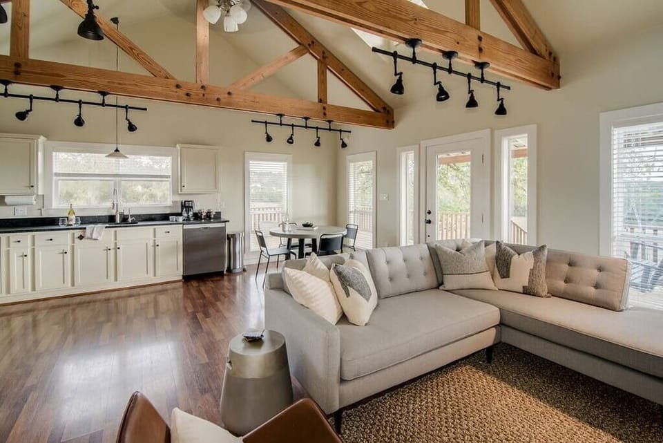 Living Room / Kitchen