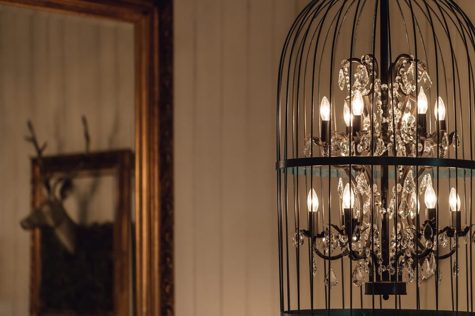 Frogmore has the most intricate and gorgeous chandeliers around. 