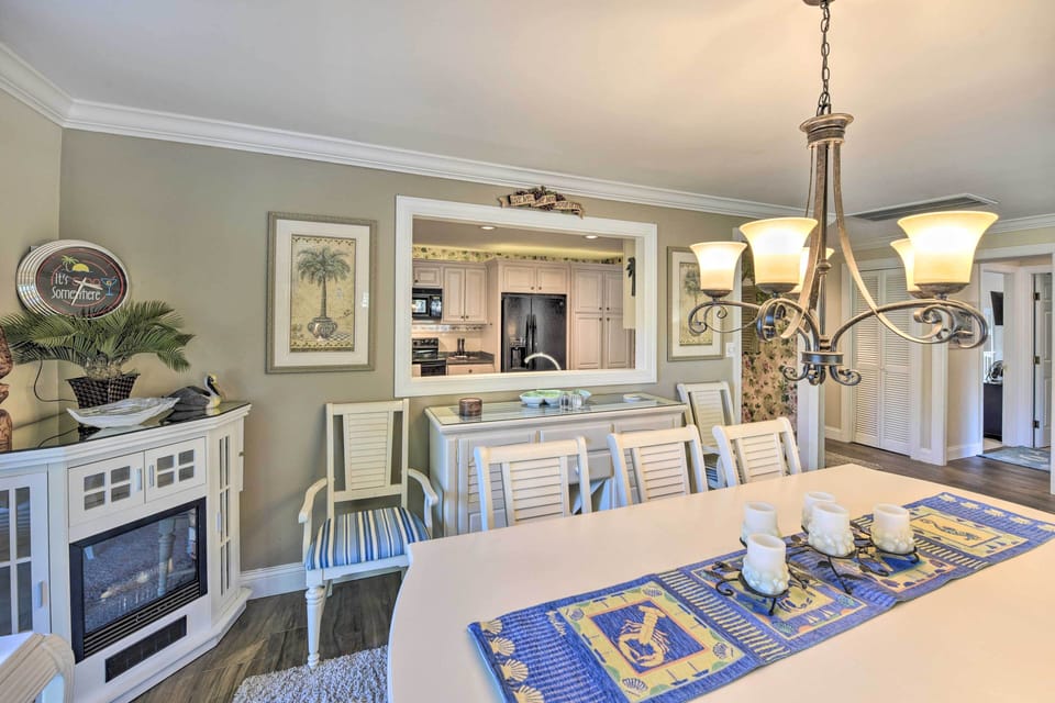 Dining Room | Fireplace
