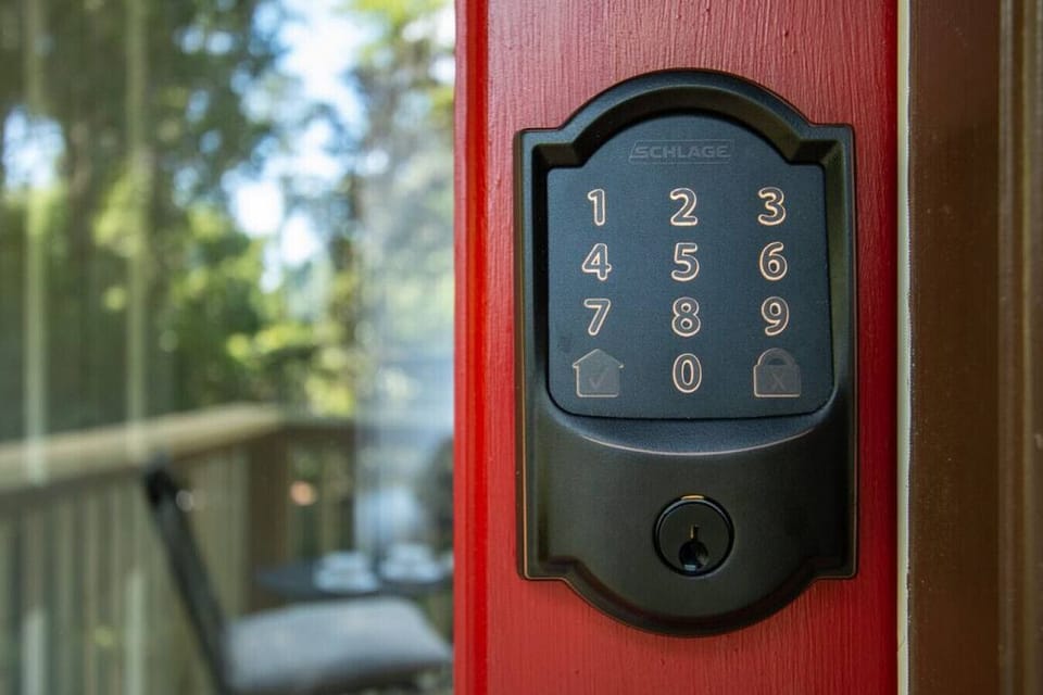 Electronic keypad for easy access