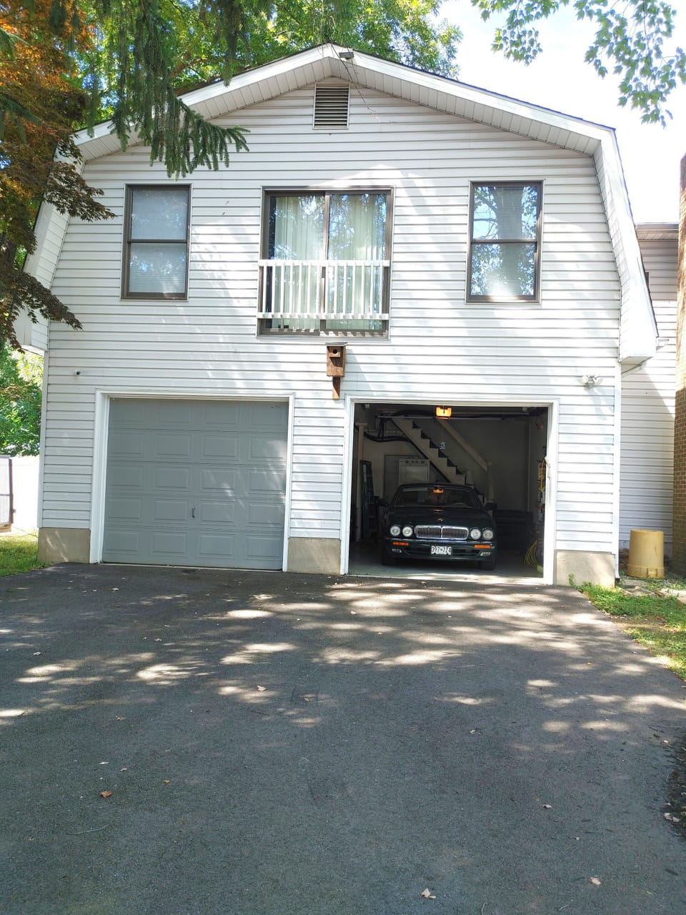 Right side of garage 