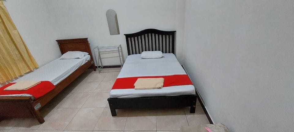 Standard Twin Room | Premium bedding, desk, laptop workspace, soundproofing
