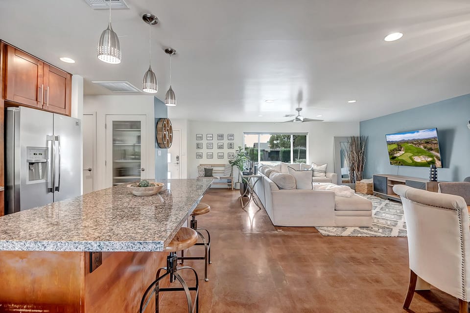 Open and Bright Floor Plan