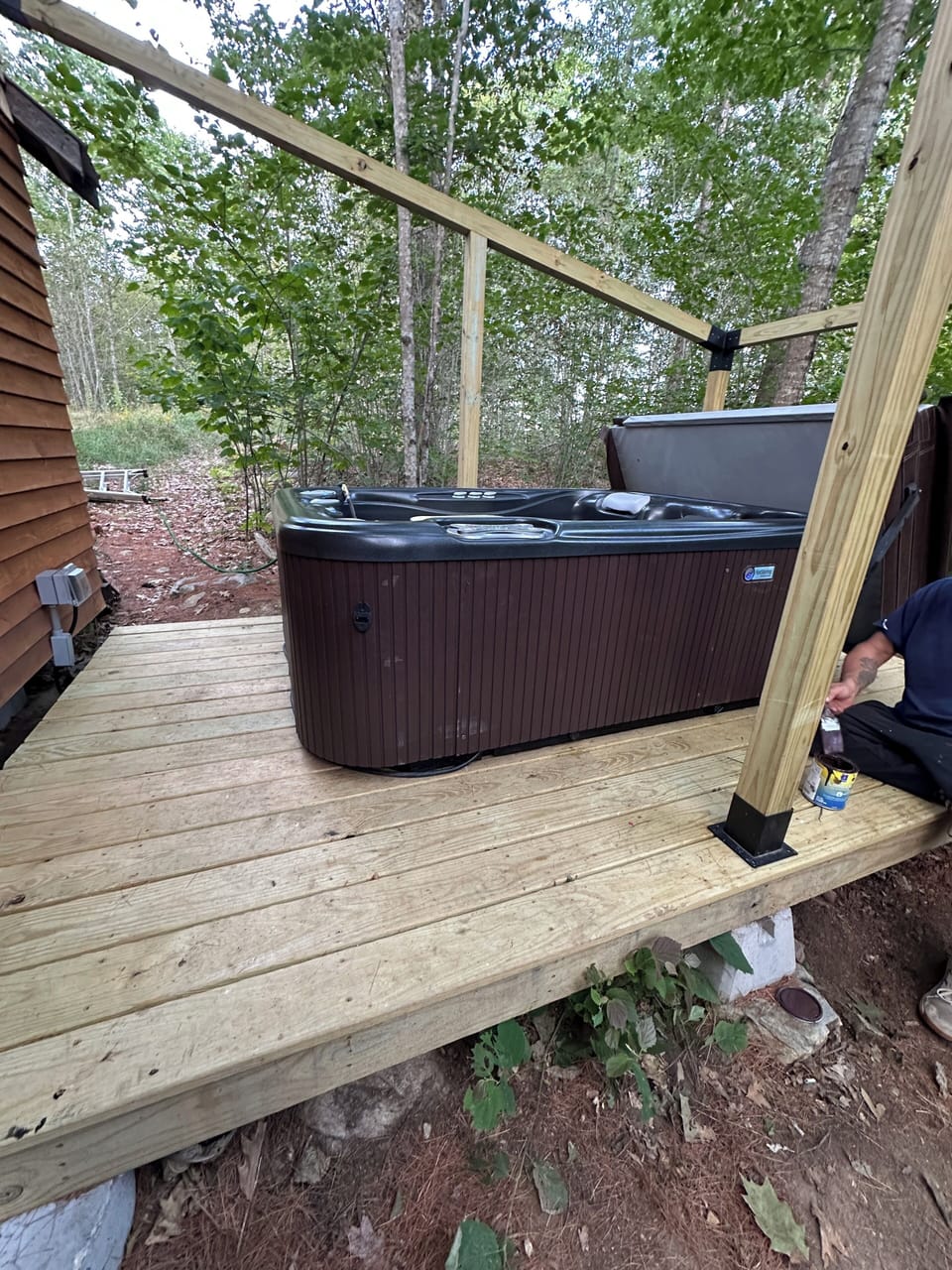 Outdoor spa tub