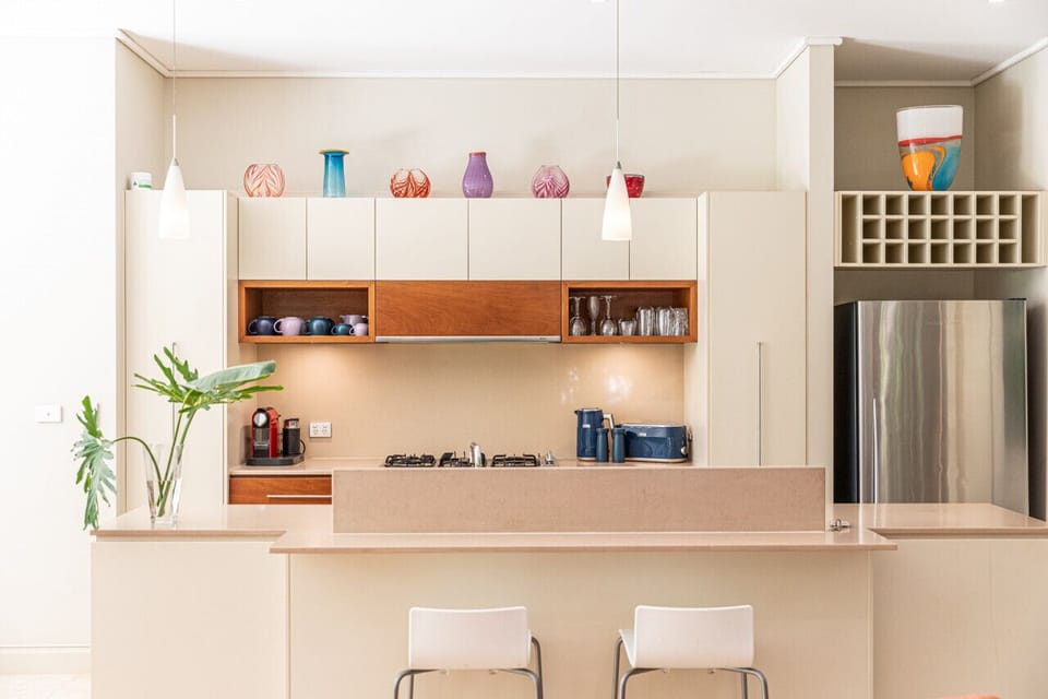 Courtyard On Murphy: Fully equipped kitchen...
