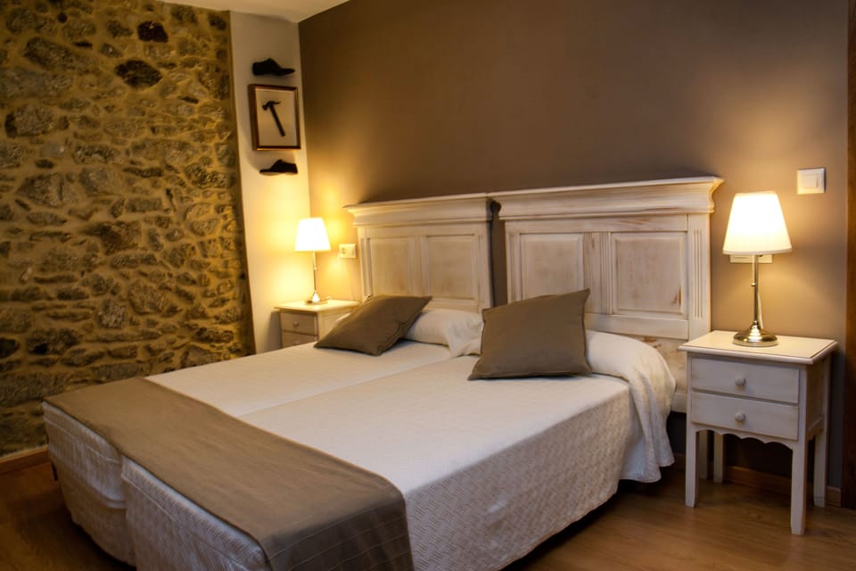 Standard Twin Room, 2 Twin Beds | Individually decorated, desk, soundproofing, free WiFi