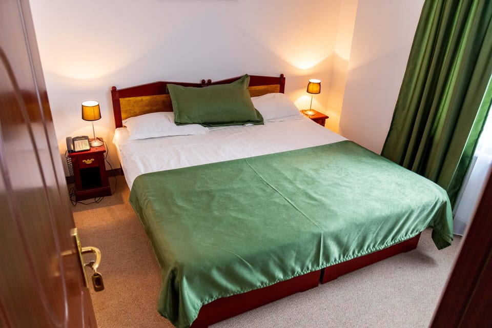 Classic Double or Twin Room | Desk, free WiFi, bed sheets