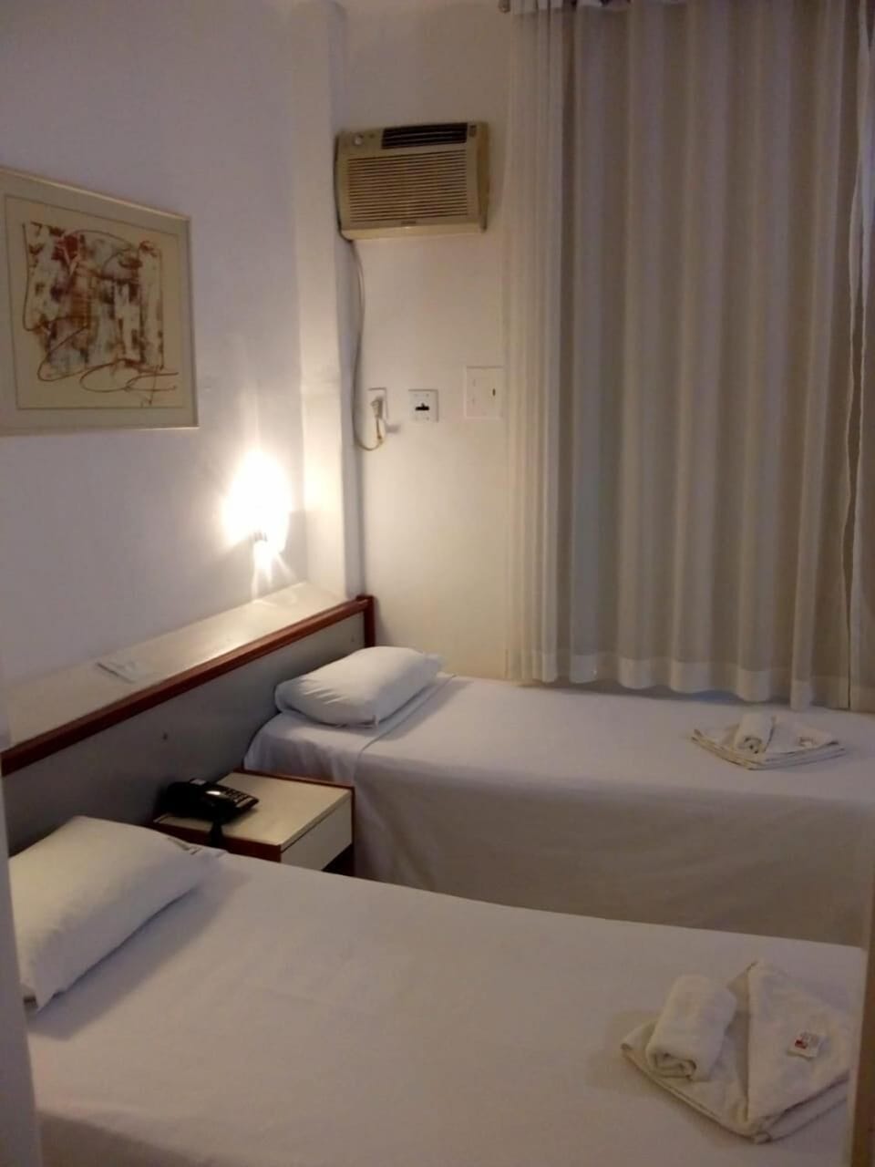 Minibar, free WiFi, bed sheets