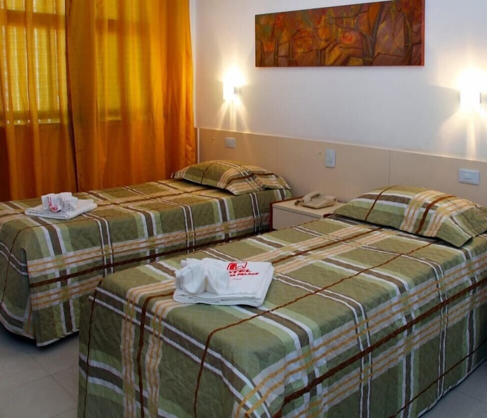 Deluxe Twin Room | Minibar, free WiFi, bed sheets