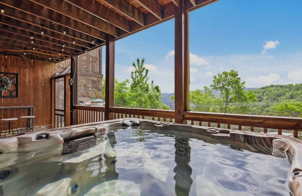 Private Screened in Hot Tub