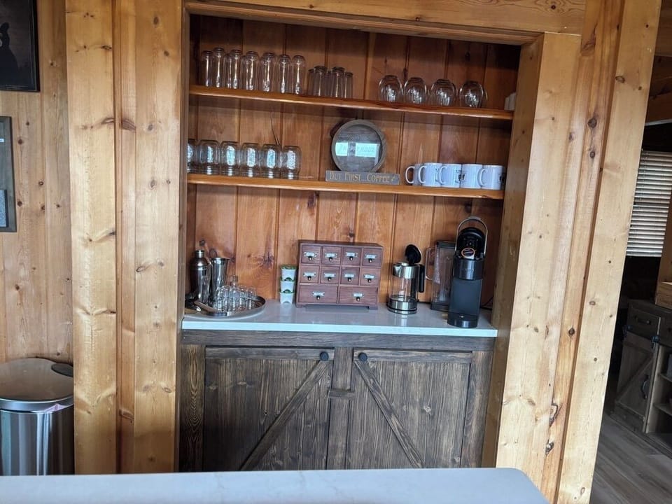 Coffee & Snack Bar